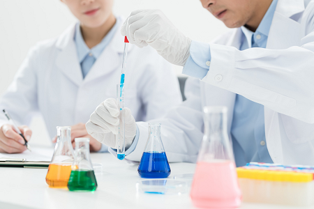 Vi introduserer kombinasjonen av SARS-CoV-2 / FLU A og B / RSV Antigen Rapid Test Kit